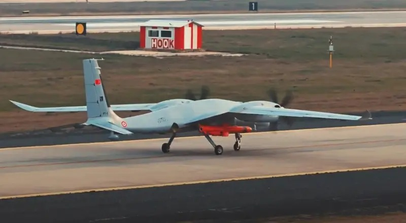 Новата турска ракета ÇAKIR порази въздушна цел над Черно море ВИДЕО