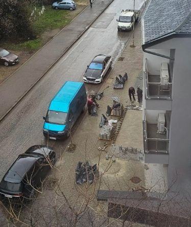 Скандално! Районен кмет на ПП-ДБ премахва зелени площи, за да прави паркинг СНИМКИ