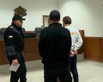 Червения пират проговори! Ексклузивни СНИМКИ от съда