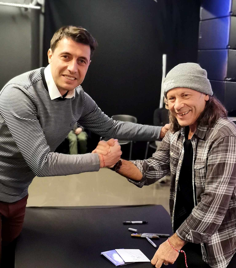 Фронтменът на Iron Maiden се разтопи от кеф след дарове от България 