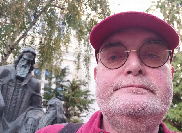 Известен адвокат: Сега сме серсем патриоти, а след няколко дни на 8 март ще мятаме мазни ориенталски гюбеци