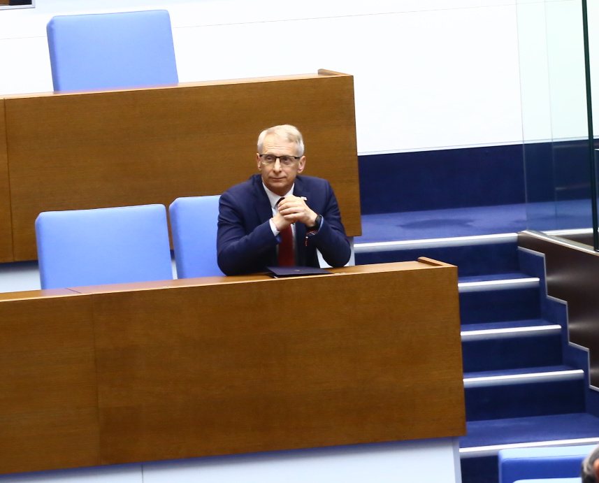 Страхът на Денков провали блиц контрола, а великденските надбавки...