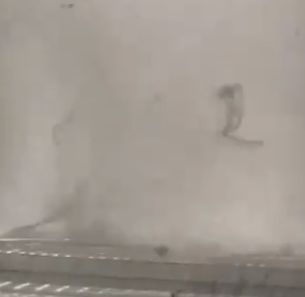 Свирепа стихия удари Анталия, торнадо помете всичко по пътя си ВИДЕО 