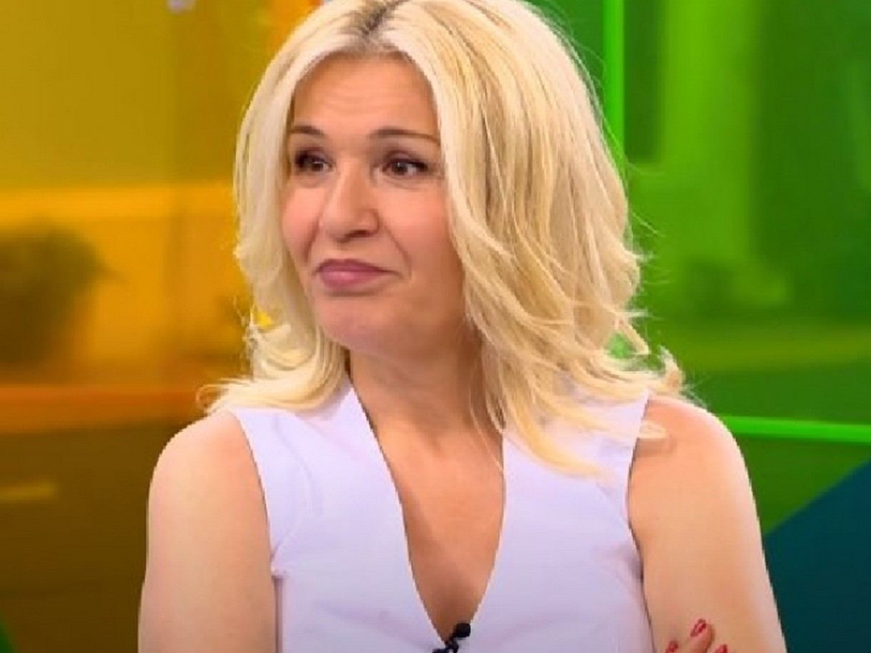 Гала изтръпна за стола си: Ето коя красавица заплашва да я измести! СНИМКА