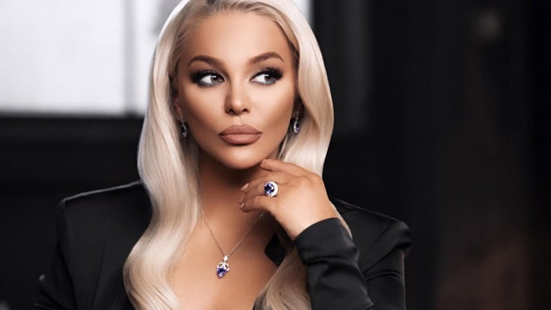 Деси Слава улови акула във Флорида и за малко да...