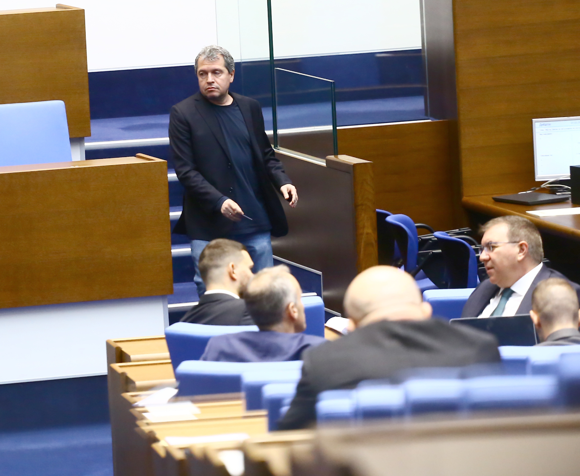 Тошко Йорданов призова ловци на дракони, преследвачи на таласъми и...