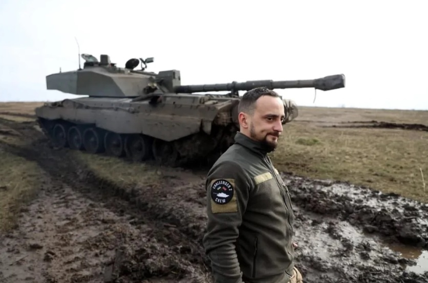 Украинските военни назоваха плюсовете и минусите на танковете Challenger 2 СНИМКИ