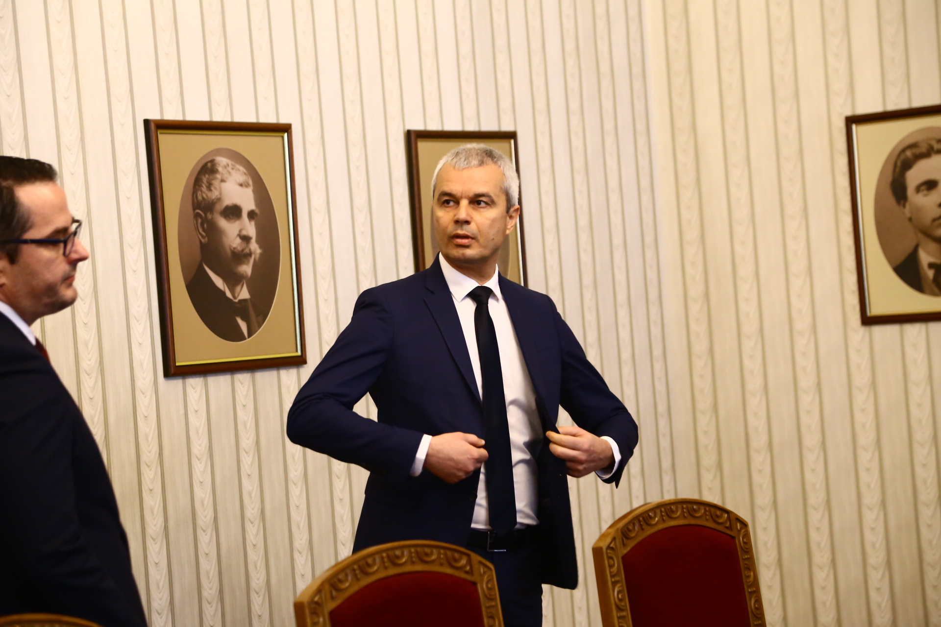 Костадинов фучи след скандала с Радев, изрече смразяващи думи за държанките на Борисов БЛИЦ TV