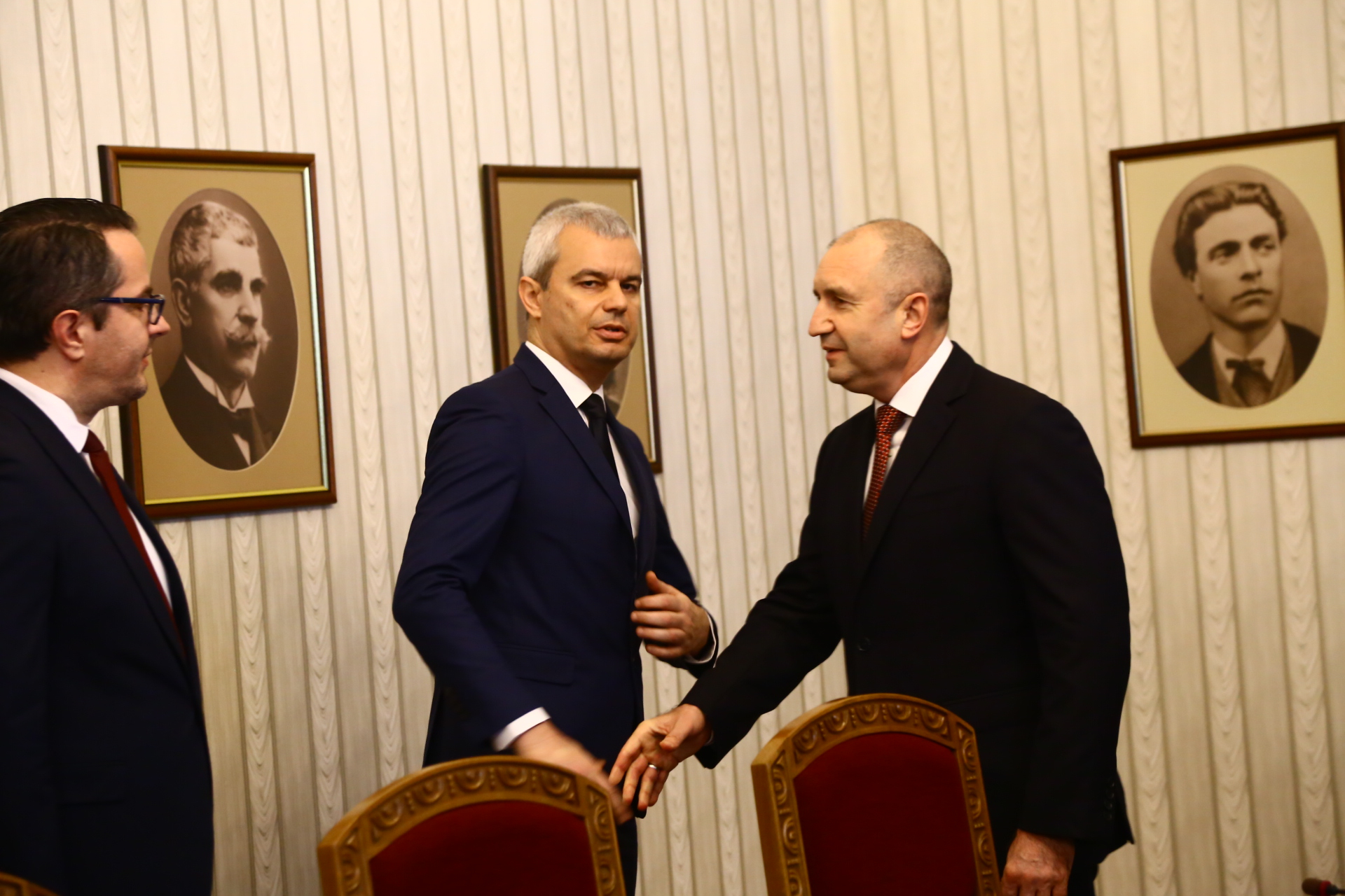 Костадинов не си поплюва, директно подхвана президента Радев за...