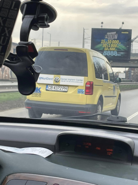 Всички си глътнаха езика от тази постъпка на бакшиш спрямо шофьорка СНИМКИ