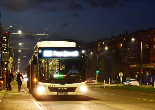 Инфарктна ситуация в столичен автобус, на шофьора му прилоша и...