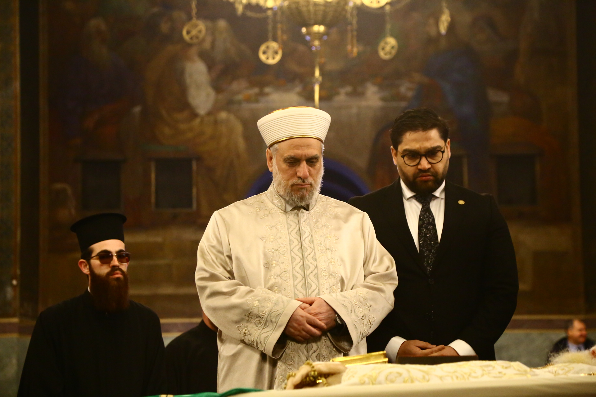 България скърби за патриарх Неофит, първи почит отдадоха... СНИМКИ