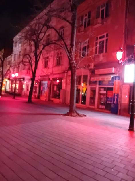 Пловдивчани беснеят заради скандална дивотия на пъпа на града СНИМКИ 