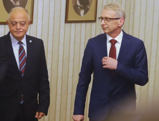 Заради фаталната Катя: Чутовен скандал между акад. Денков и ген. Атанасов СНИМКИ