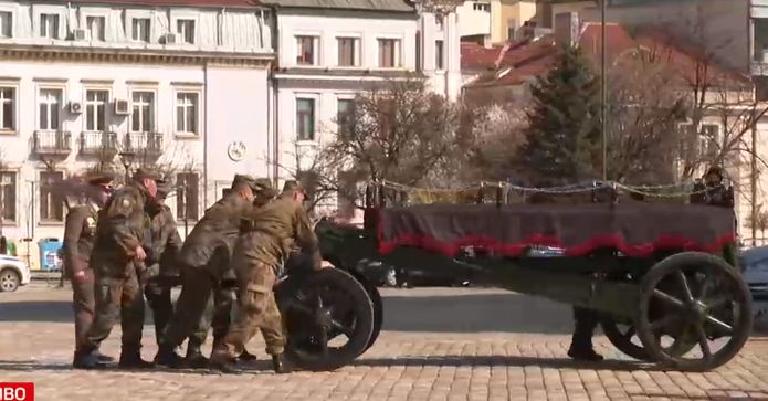 Траурен детайл обвърза погребението на патриарха и цар Борис III СНИМКИ