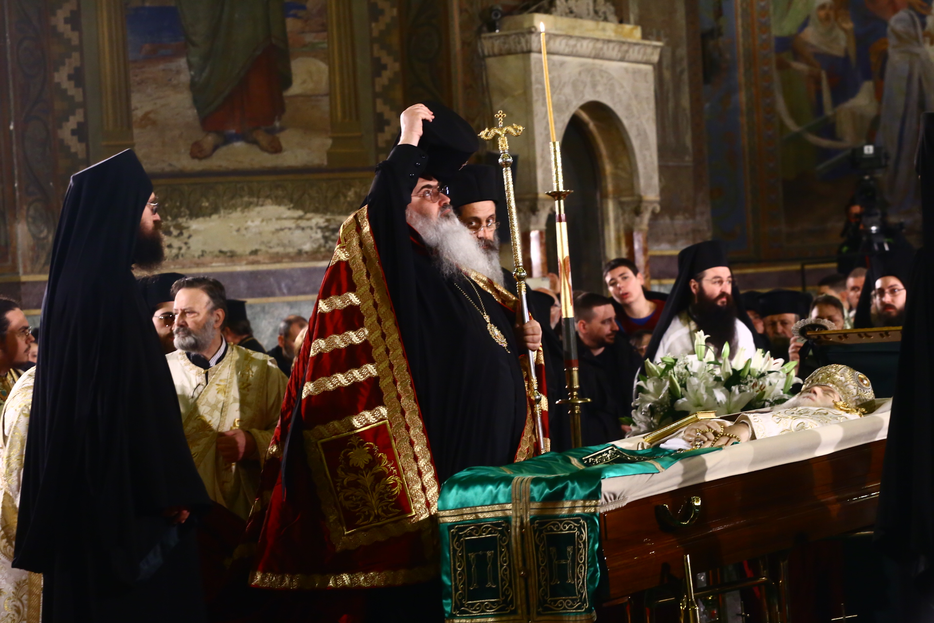 Траурен детайл обвърза погребението на патриарха и цар Борис III СНИМКИ