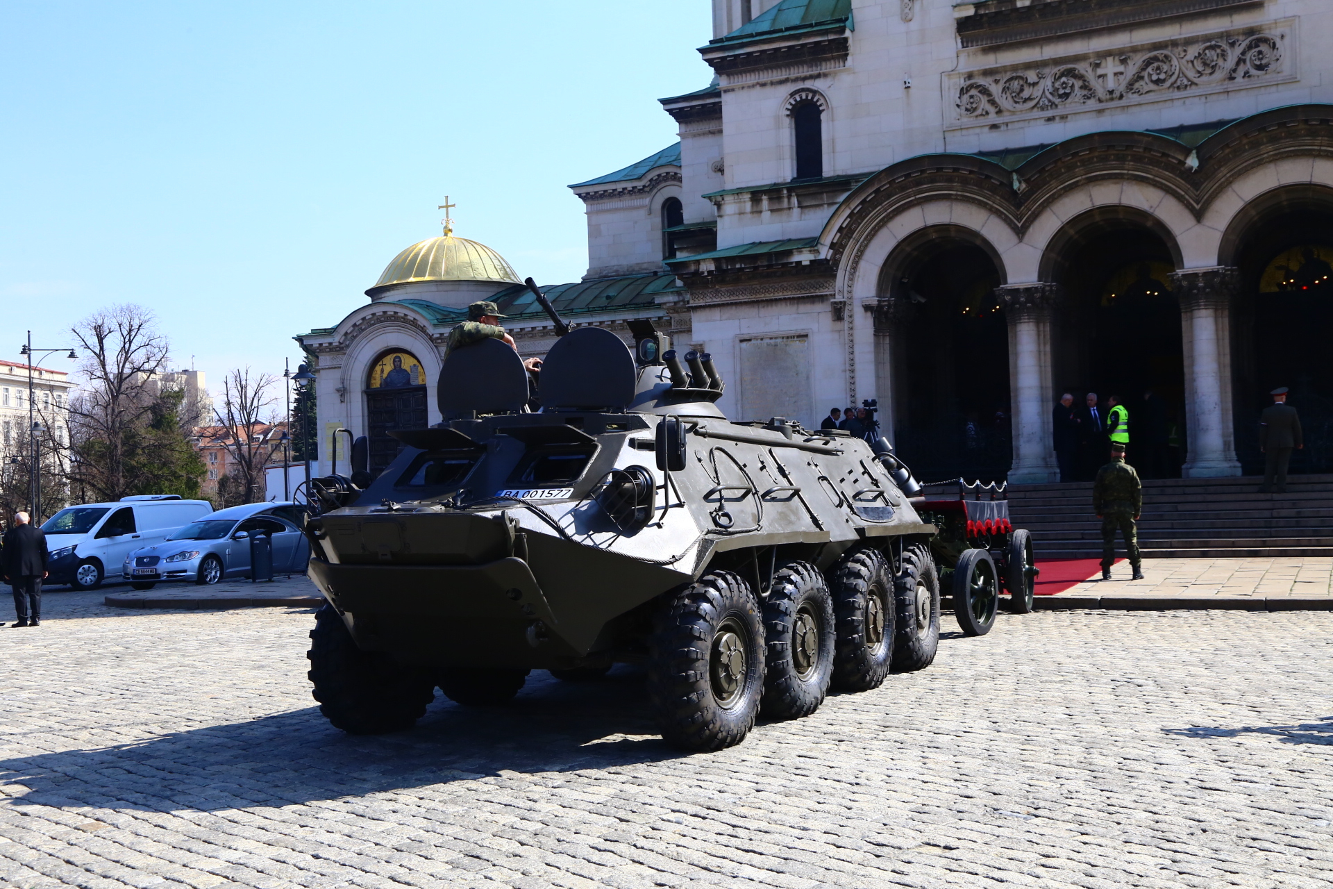 Траурен детайл обвърза погребението на патриарха и цар Борис III СНИМКИ