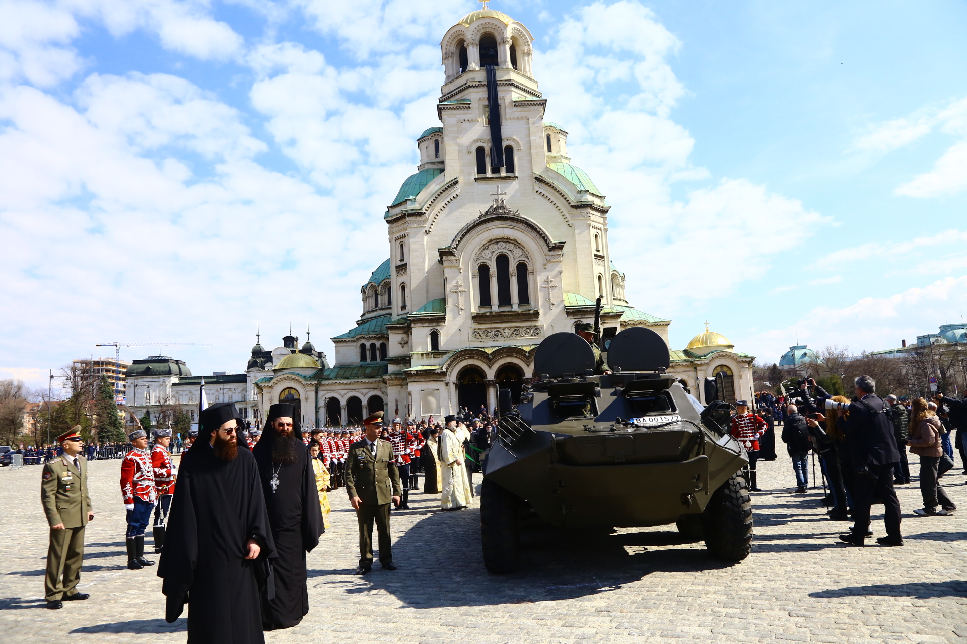 С ритуали за държавен глава: Погребват патриарх Неофит ВИДЕО
