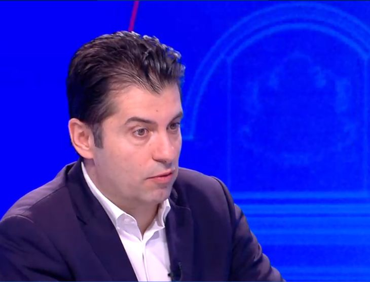 Петков призна, че писал на Борисов, получил най-тежкия удар