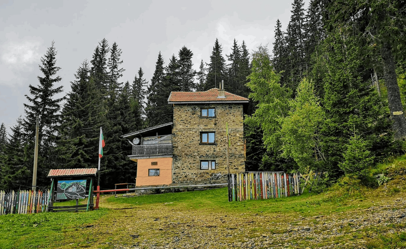 Обраха култова хижа, не е истина какво са задигнали апашите
