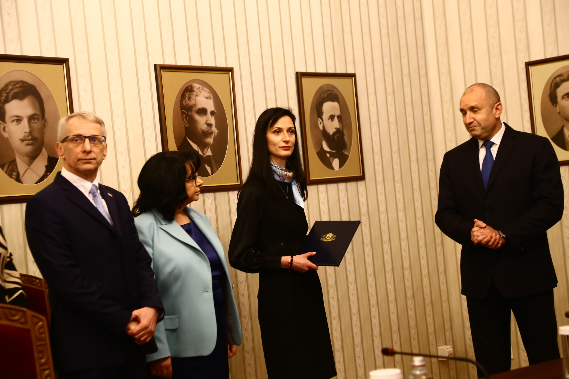 Габриел изненада Радев с неочакван ход, падна мистерията кабинет или избори ВИДЕО