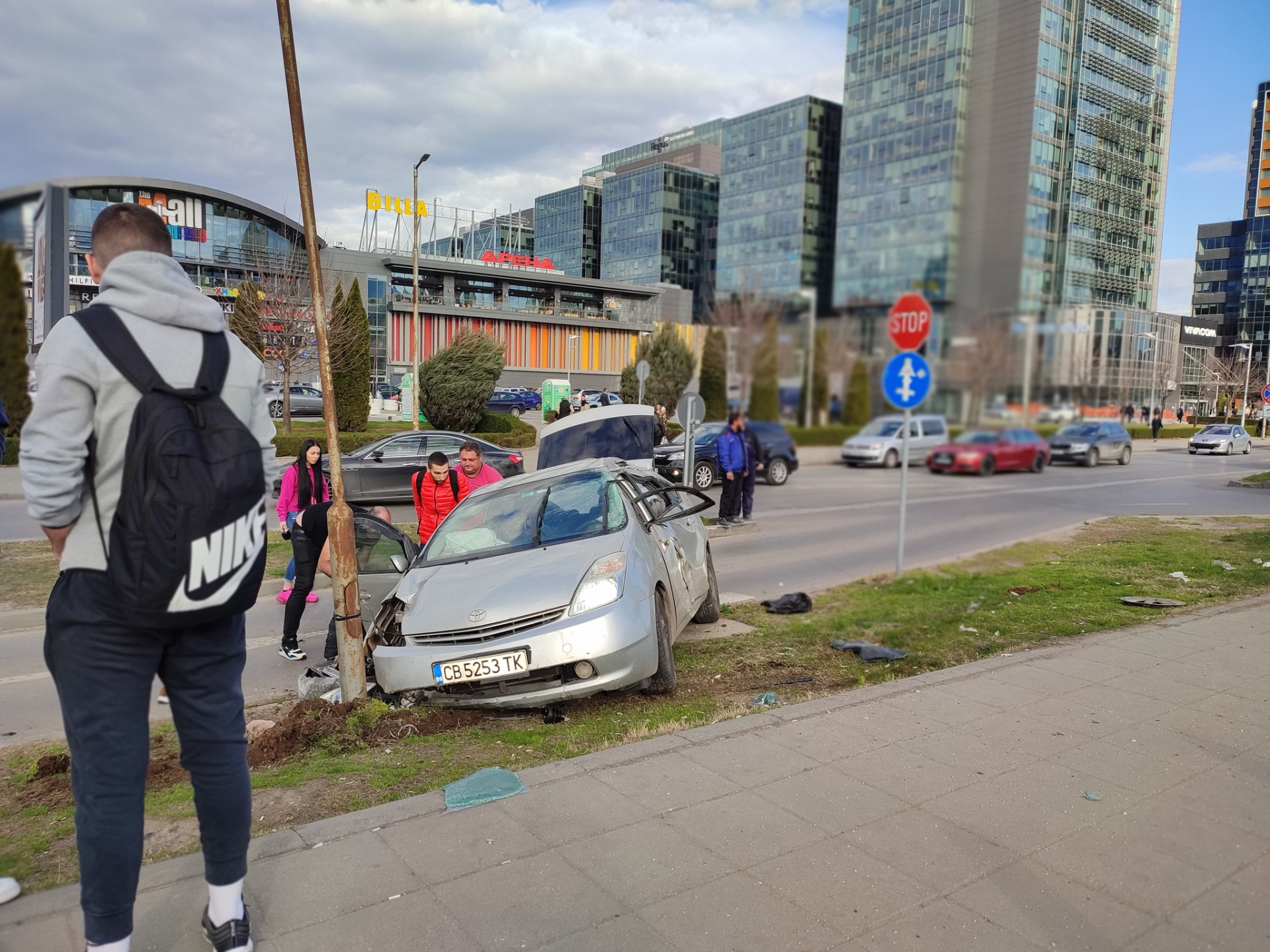 На косъм от голяма трагедия с десетки трупове: СНИМКИ от София изправиха косите на всички