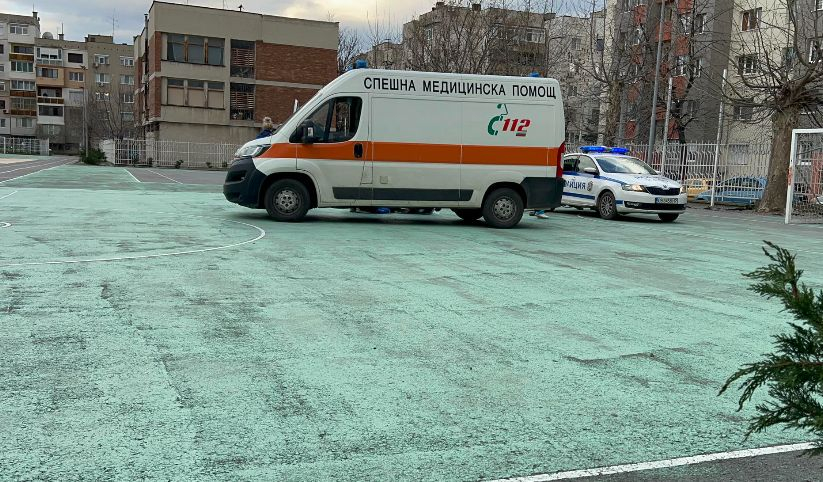 Трагедия в Казанлък: 10-г. момче издъхна в училище СНИМКИ 18+