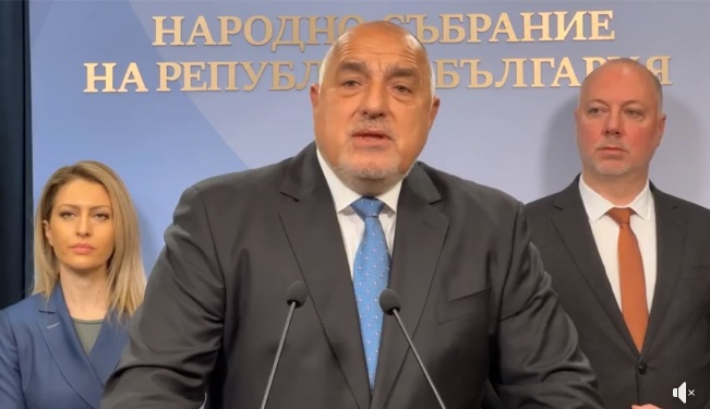 Скандално: Кирил Петков вилнял на важна среща, чупил шишета в масата БЛИЦ TV