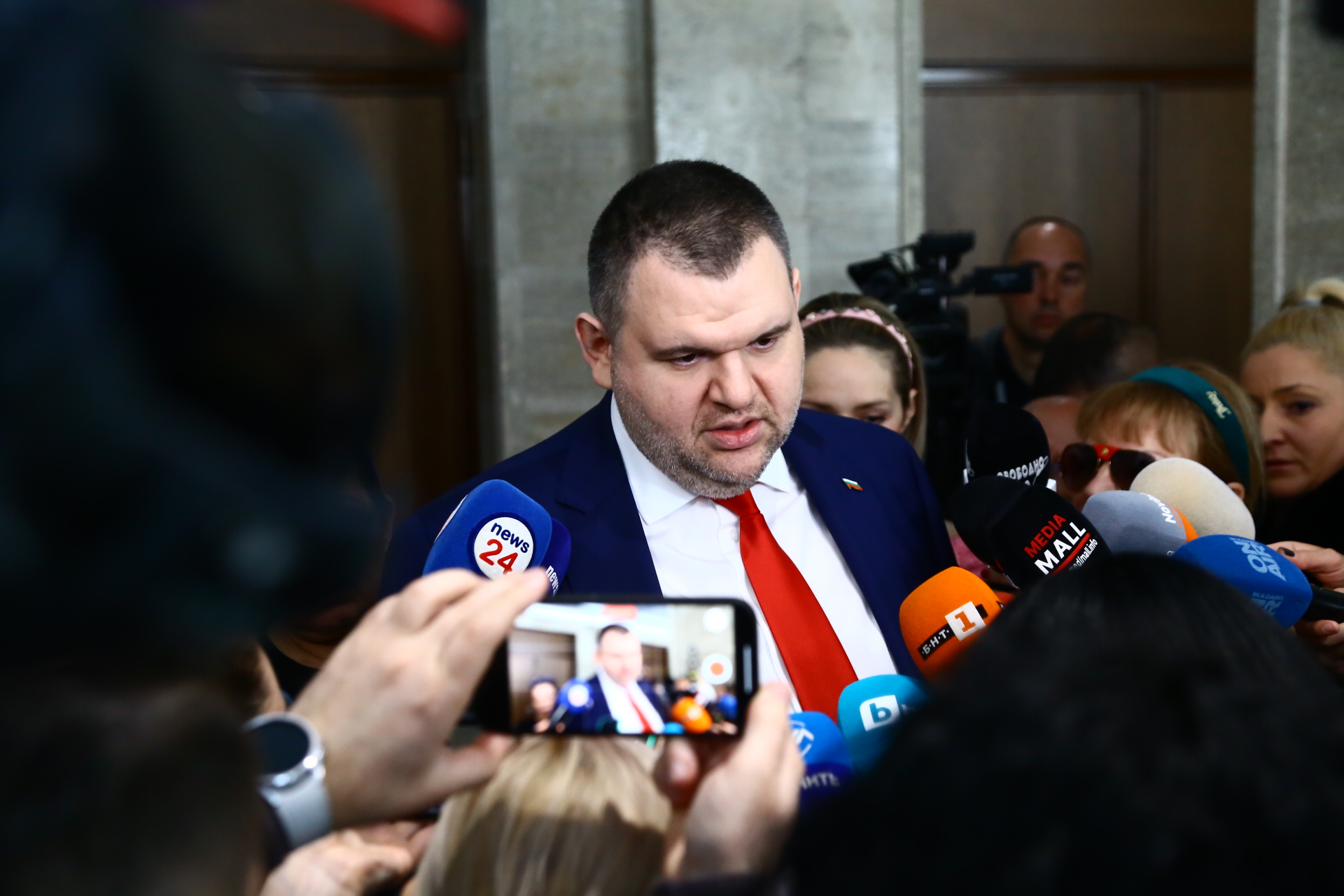 Пеевски: Остро осъждаме бруталното масово убийство на невинни в Москва