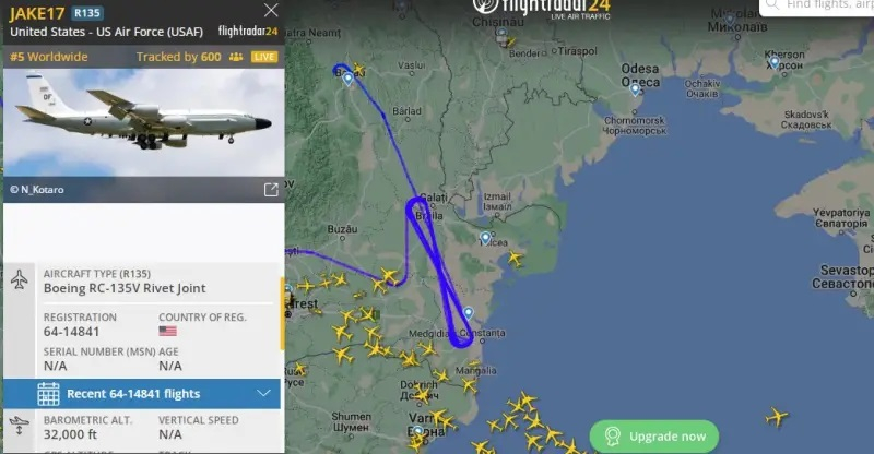 Самолети разузнавачи на НАТО се държат странно в района на Черно море