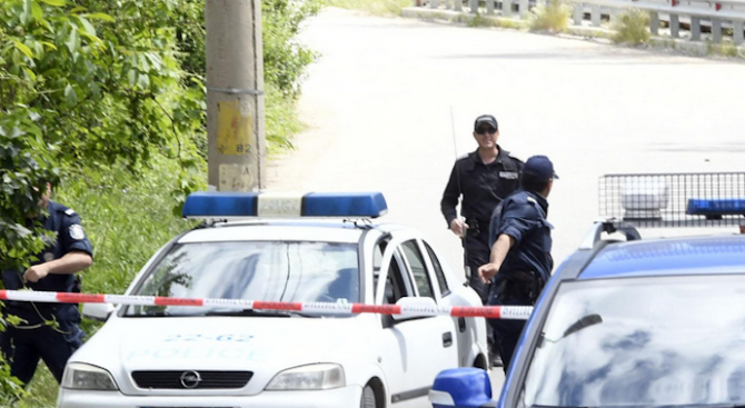 Зверство: Две 15-г. момчета биха до смърт мъж в София