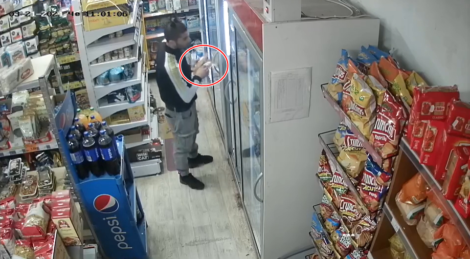 Млад габровец взриви мрежата, ВИДЕО показа какви ги свърши в магазина