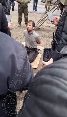 Трупове на майки, прегръщащи децата си: ВИДЕО 18+ от ареста на един от московските атентатори