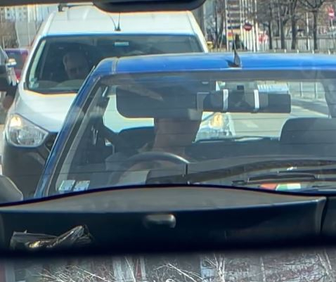 Цяла София гледа и не вярва на очите си какво направи шофьор в задръстването СНИМКИ