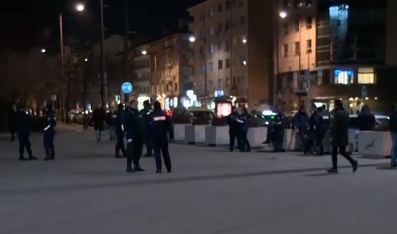 Само в БЛИЦ! Страховит кървав екшън край НДК, почерня от полиция