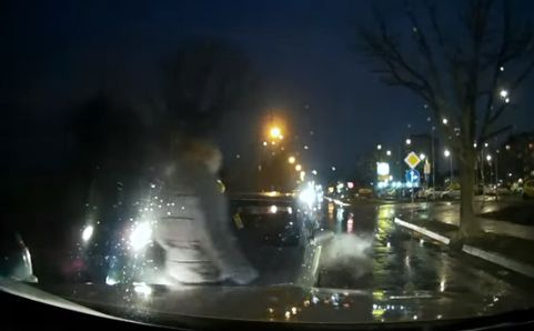 Сигнал до БЛИЦ! Подивял шофьор изскочи от маздата си на столично кръстовище и стана страшно 