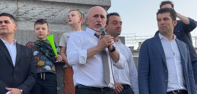 Милионер и ексминистър на ПП-ДБ със скандални секс разкрития за коалицията