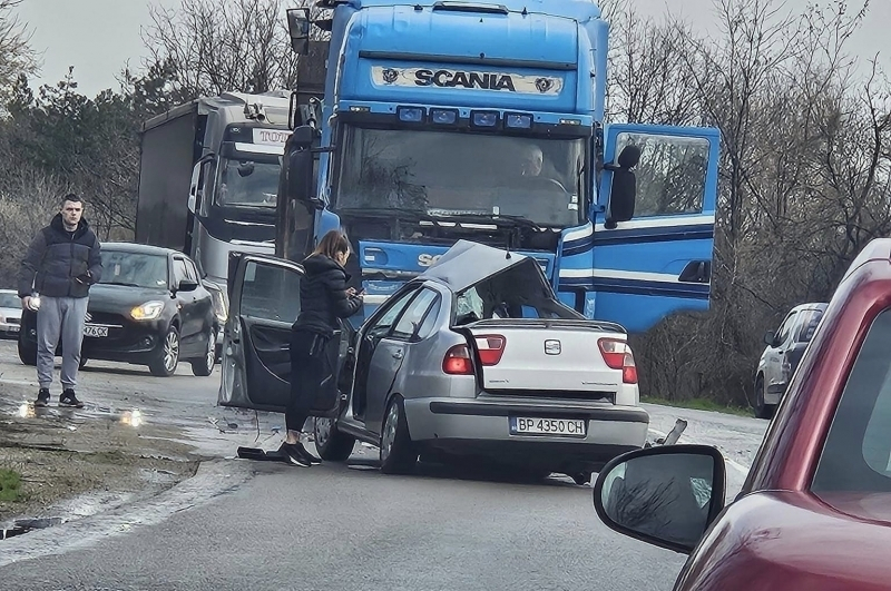 Увеличи се броят на жертвите от кървавата баня край Оходен СНИМКИ