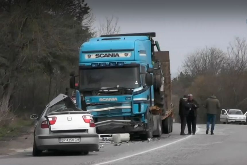 Увеличи се броят на жертвите от кървавата баня край Оходен СНИМКИ