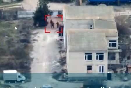 Зрелищно ВИДЕО! Украйна разкри и унищожи руски "зелени човечета" 
