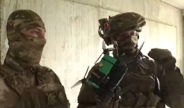 На парчета: Украински граничари показаха как унищожават руска РЕБ с дронове ВИДЕО