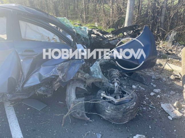 16-г. катастрофира в Бургаско и си плю на петите, а в колата... СНИМКИ