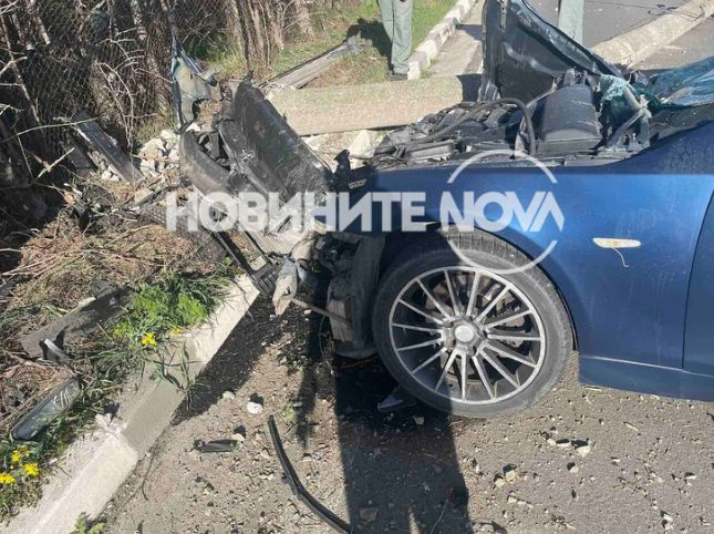 16-г. катастрофира в Бургаско и си плю на петите, а в колата... СНИМКИ
