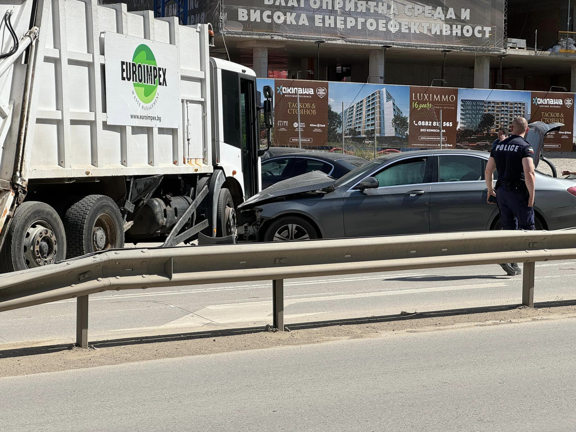 Такова меле в София не сте виждали: В какво се блъсна гъзарски мерцедес? СНИМКИ