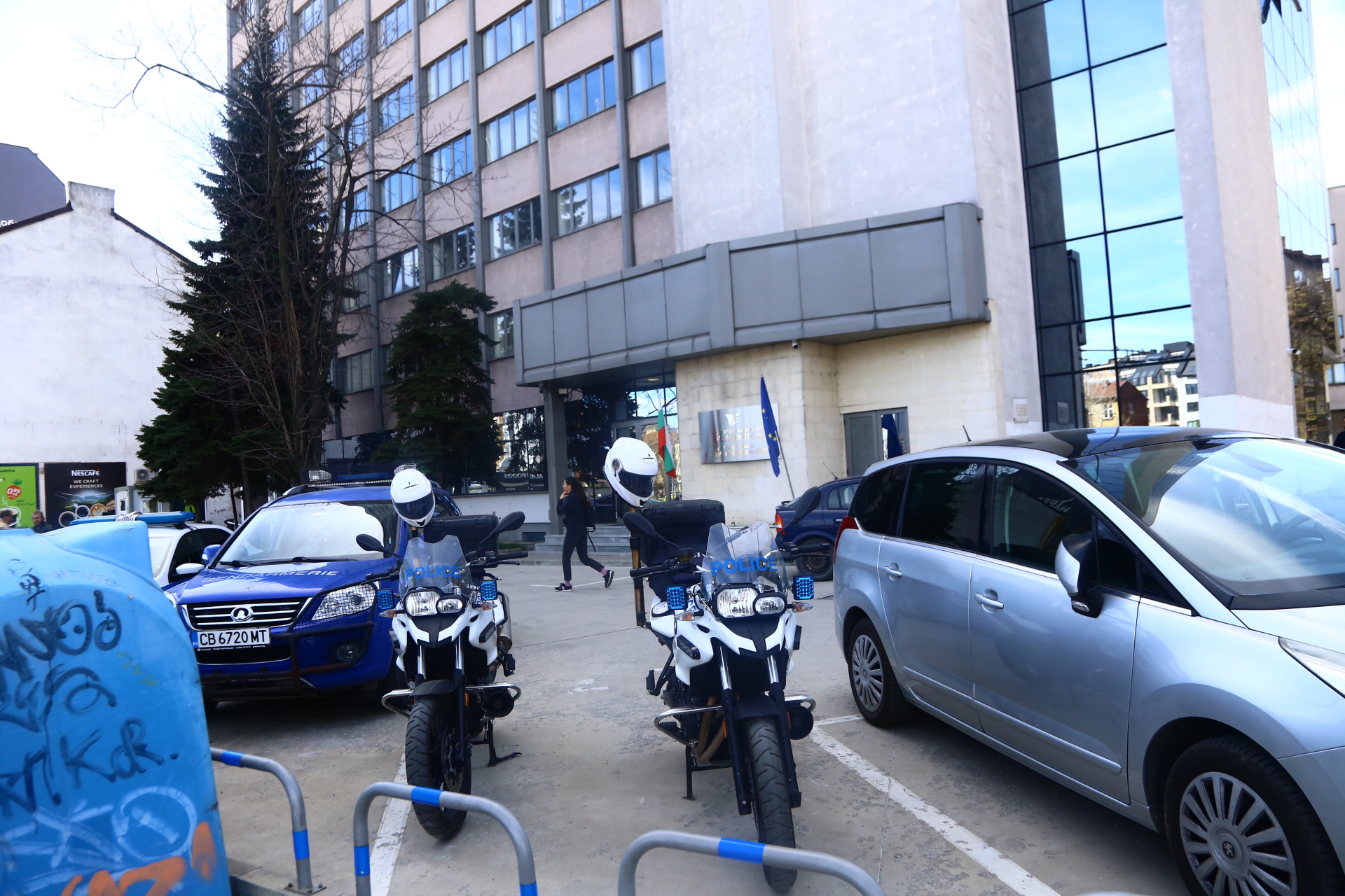 Първо в БЛИЦ! Горещи подробности за акцията на ДАНС срещу шефката на митниците СНИМКИ