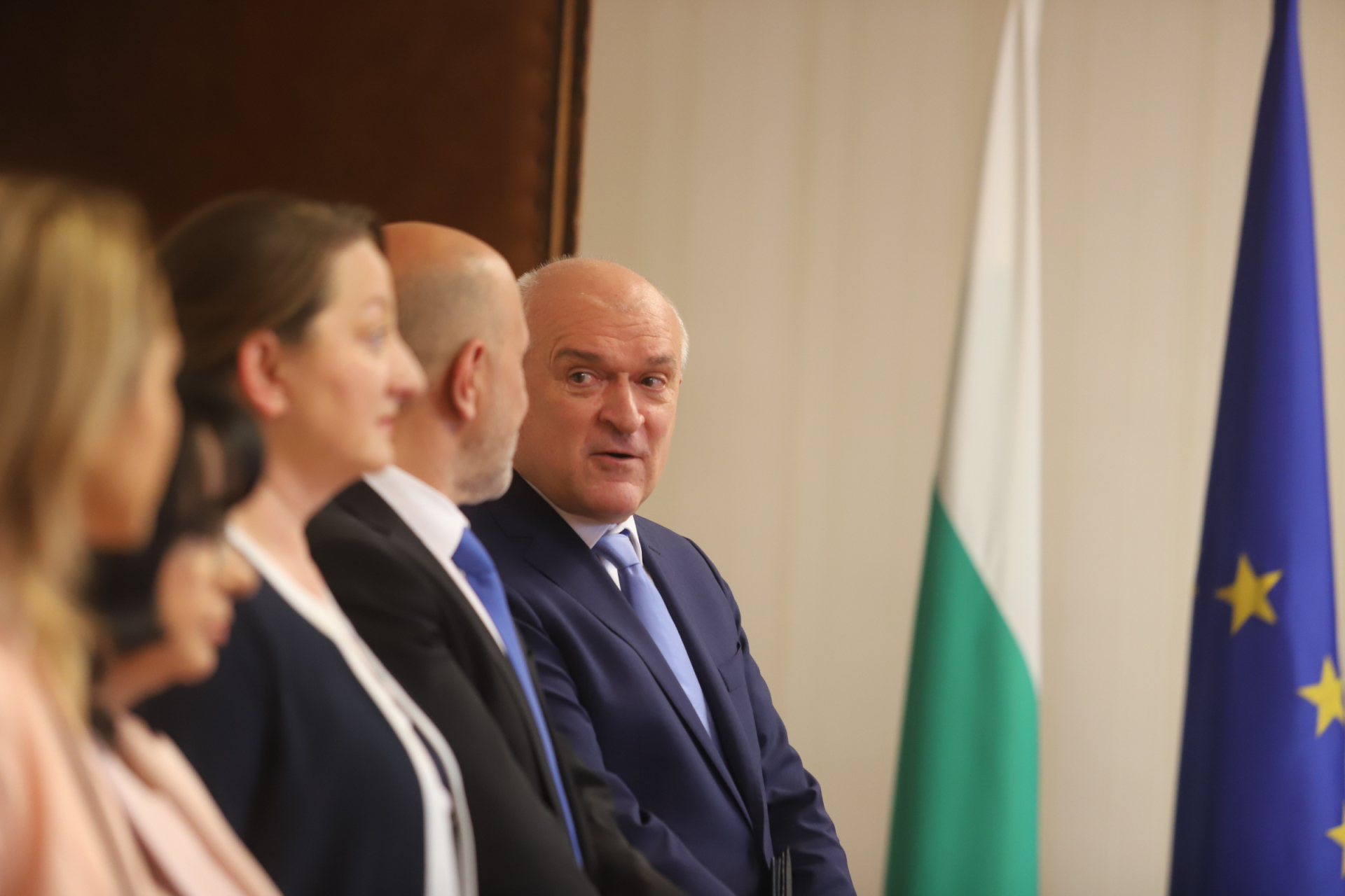 Безпрецедентна ситуация при Радев: Главчев огласи министрите си, има голяма изненада БЛИЦ TV
