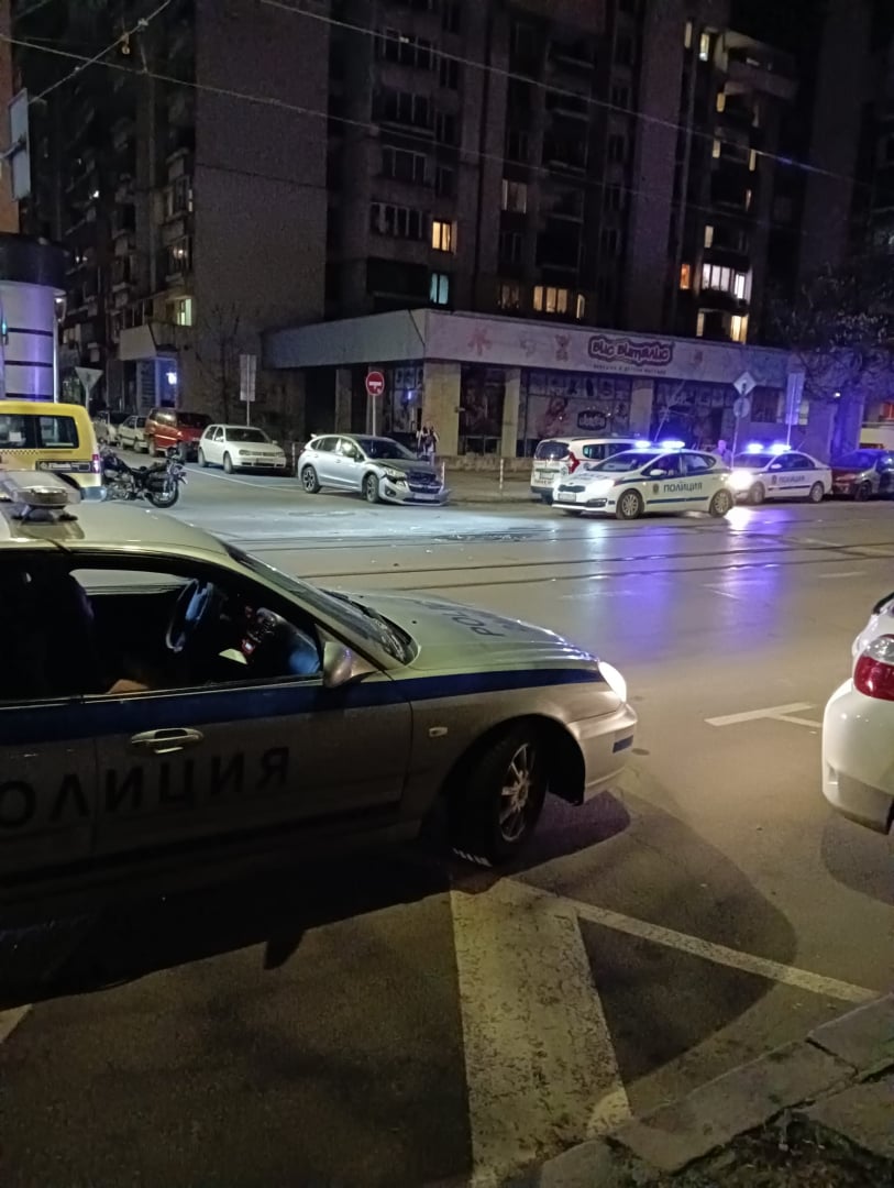 Първо в БЛИЦ! Тежка катастрофа в центъра на София СНИМКИ
