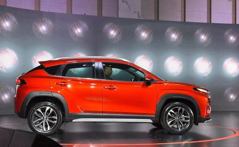 Toyota пуска най-евтиния си кросоувър, който струва $9500 ВИДЕО