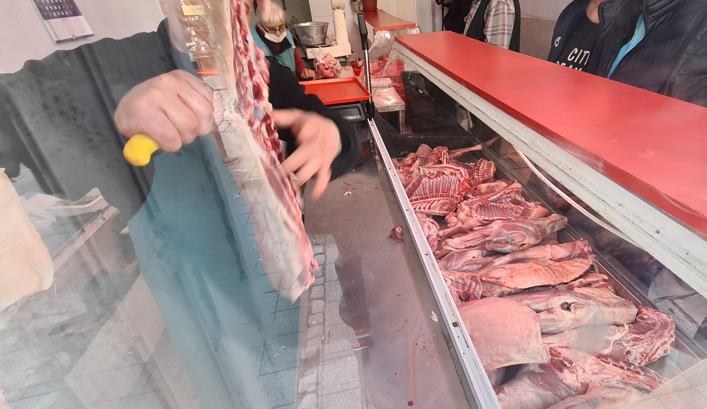 Режат ни главите с дълбоко замразено агнешко за Великден 