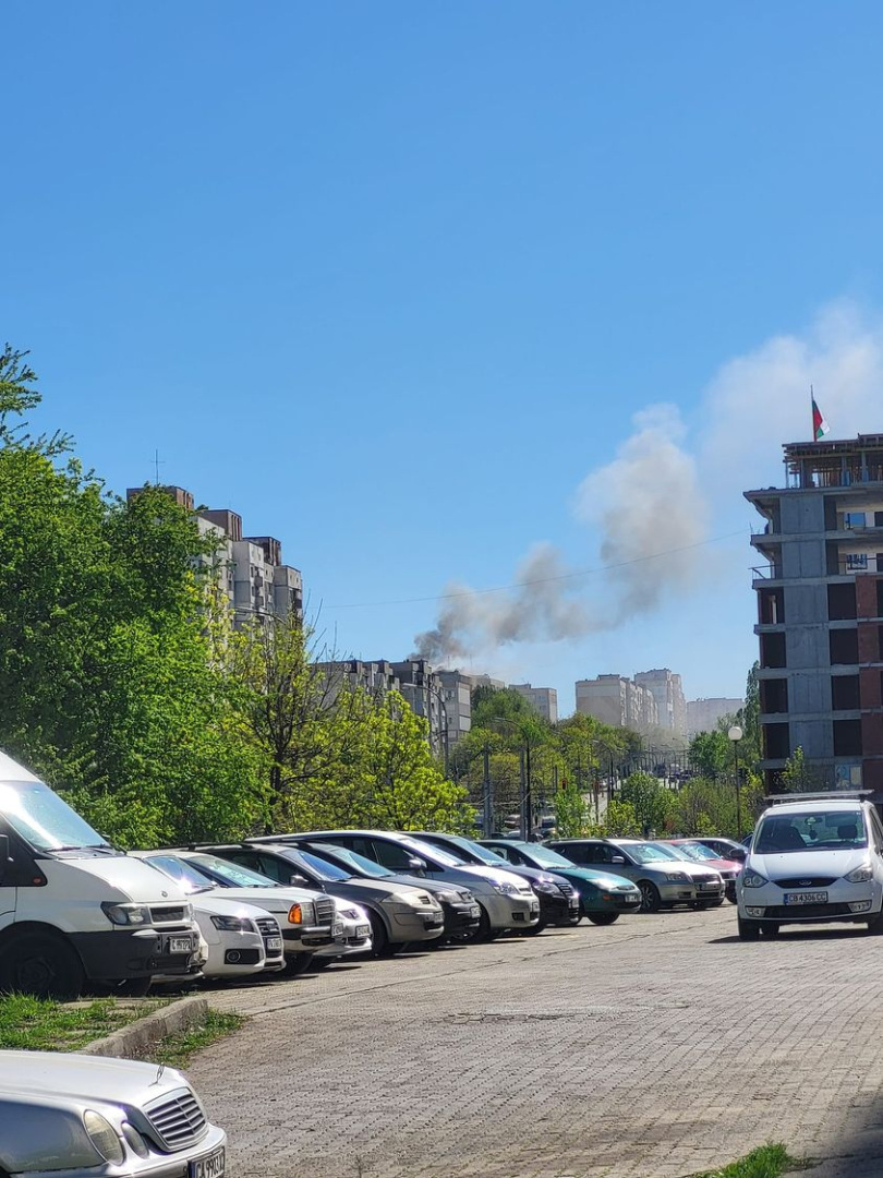 Ужас в столичния кв. "Люлин", гъмжи от линейки и пожарни ВИДЕО 